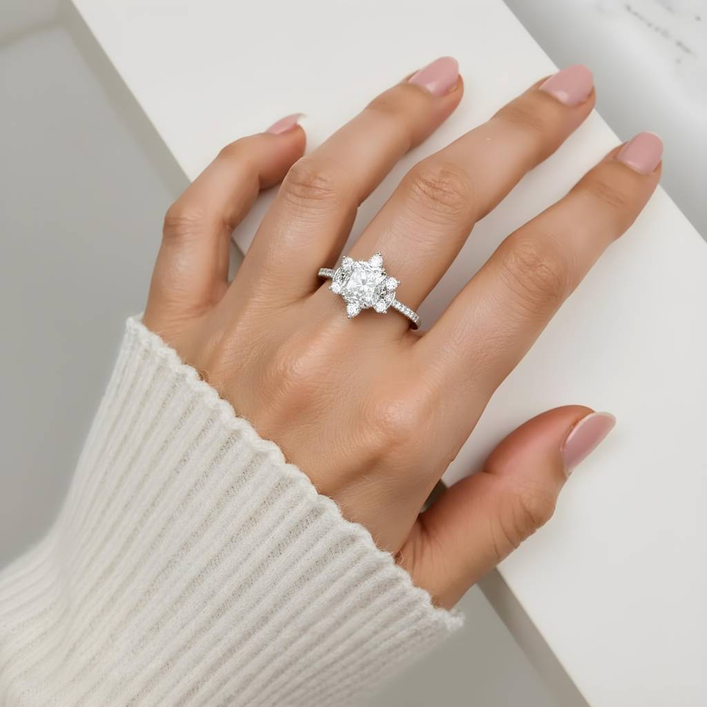 Elowen Star Ring : R011