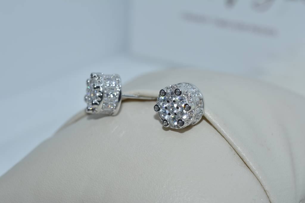Cylinastud Earrings : 304