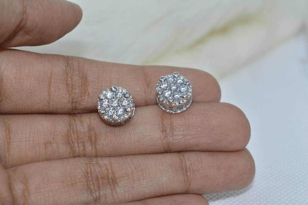 Cylinastud Earrings : 304