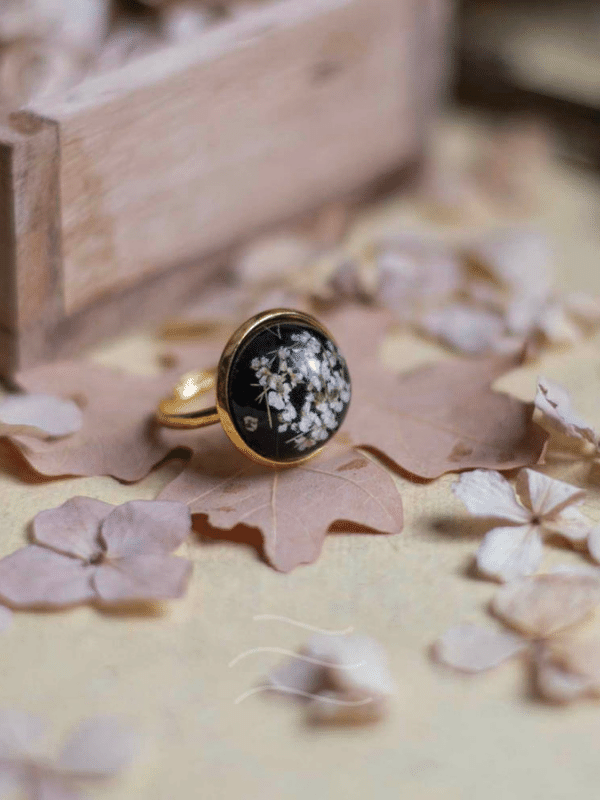 Ebony Flower Ring Unisex : LA-EMFR-02