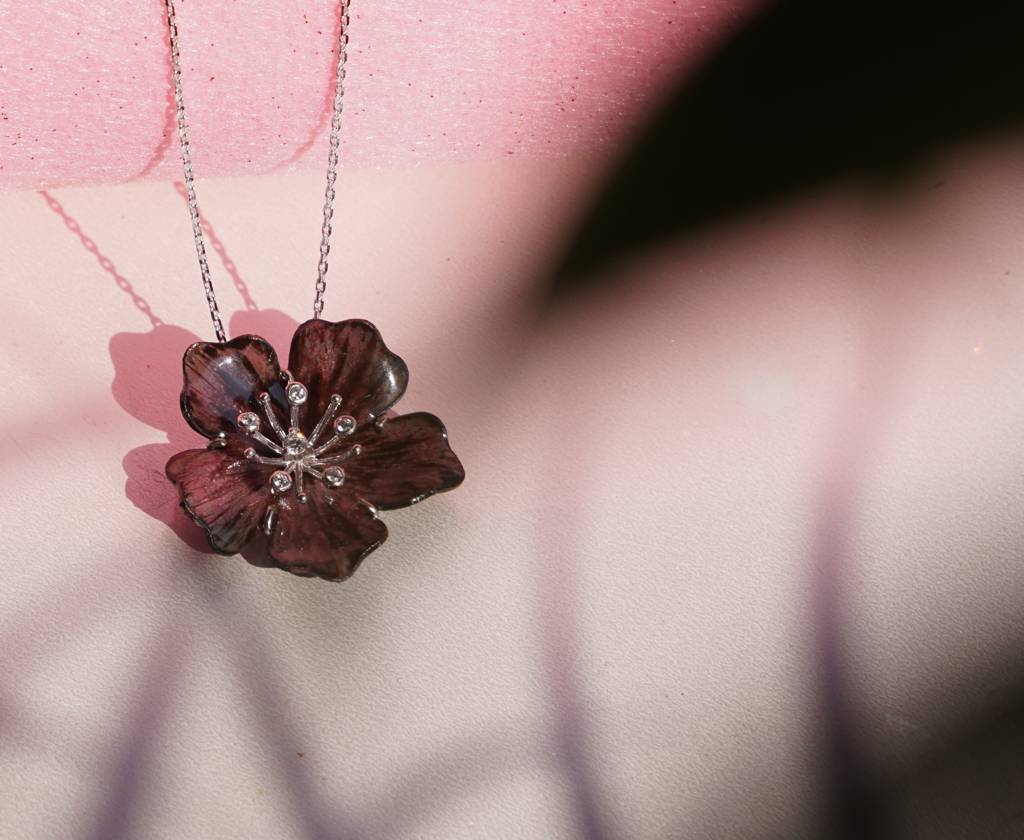 Morning Kiss Pendant : TJE40007P