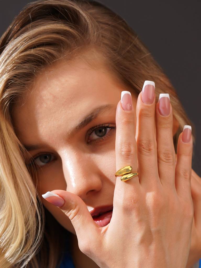 Fluid Curve Gold Statement Ring : 0089-DR