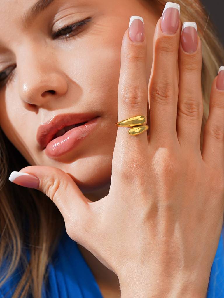 Fluid Curve Gold Statement Ring : 0089-DR