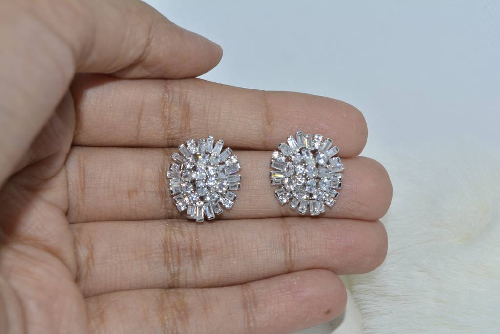 Power Oval Studs : 323