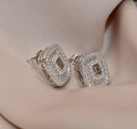 Sleek Square Stud Earrings : 327