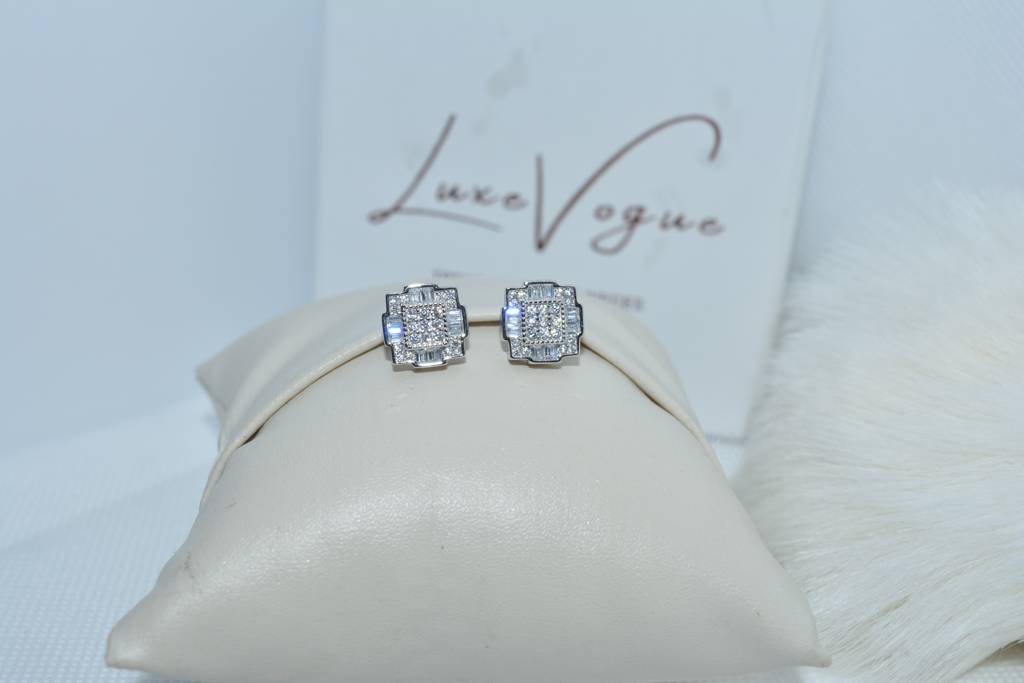 Apex Stones Studs : 330