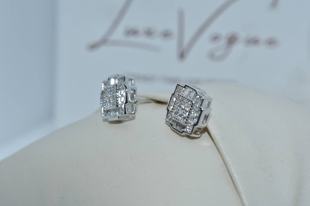 Apex Stones Studs : 330