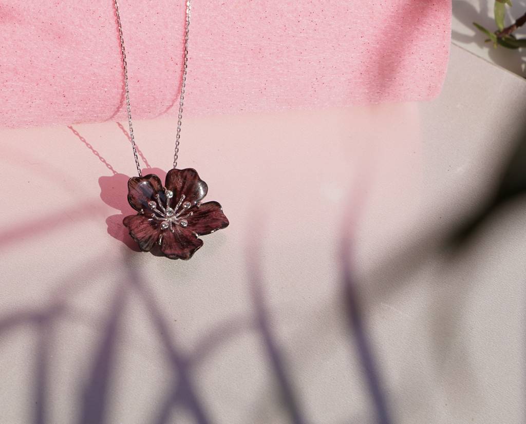 Morning Kiss Pendant : TJE40007P