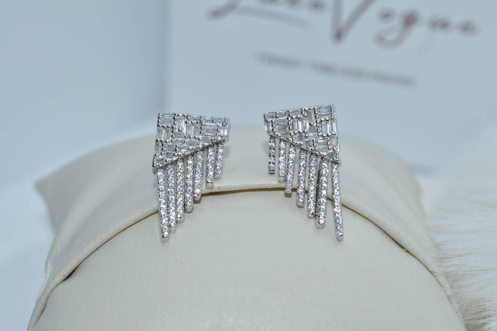 Dazzle Style Earrings : 342