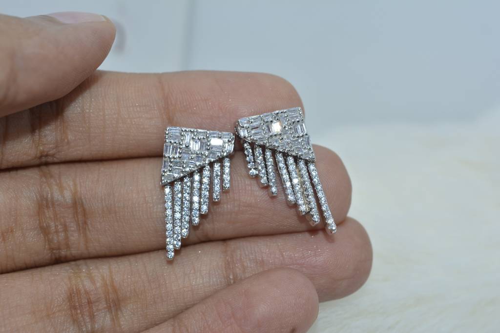 Dazzle Style Earrings : 342