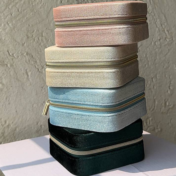 Mini Luxe Velvet Travel Case : TC001-W