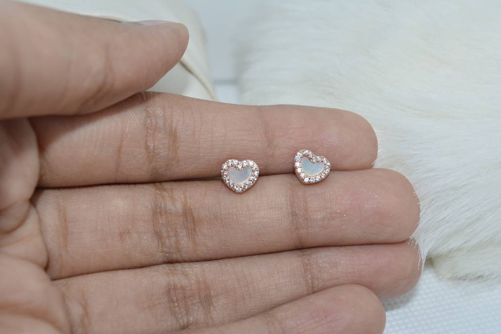 Heart Radiant Studs : 350