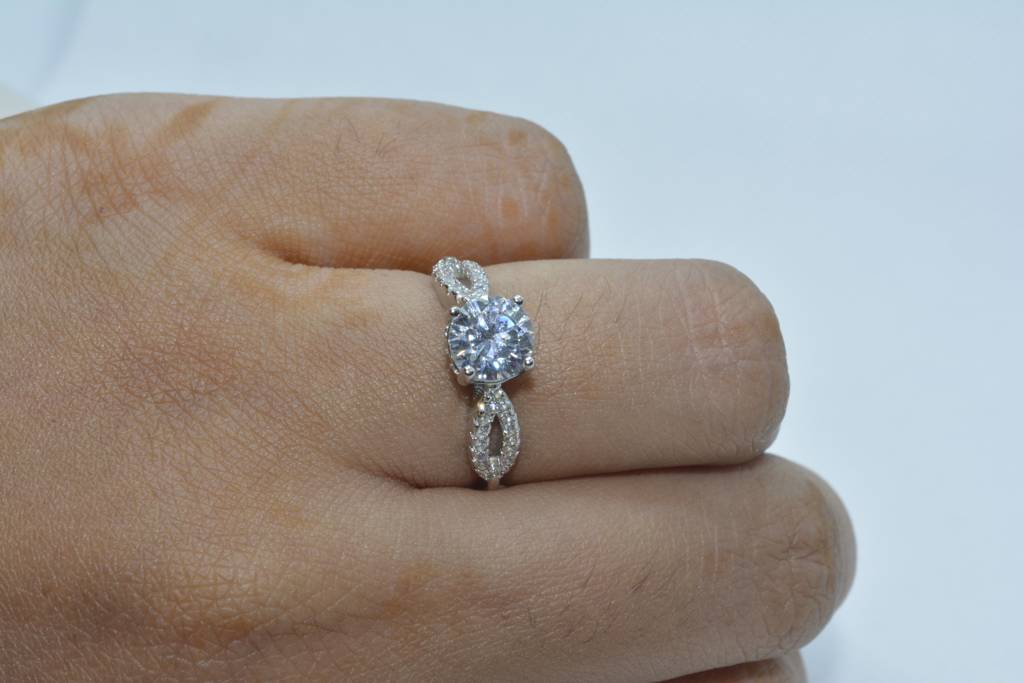 Infinite Solitaire Sparkle Ring : 380