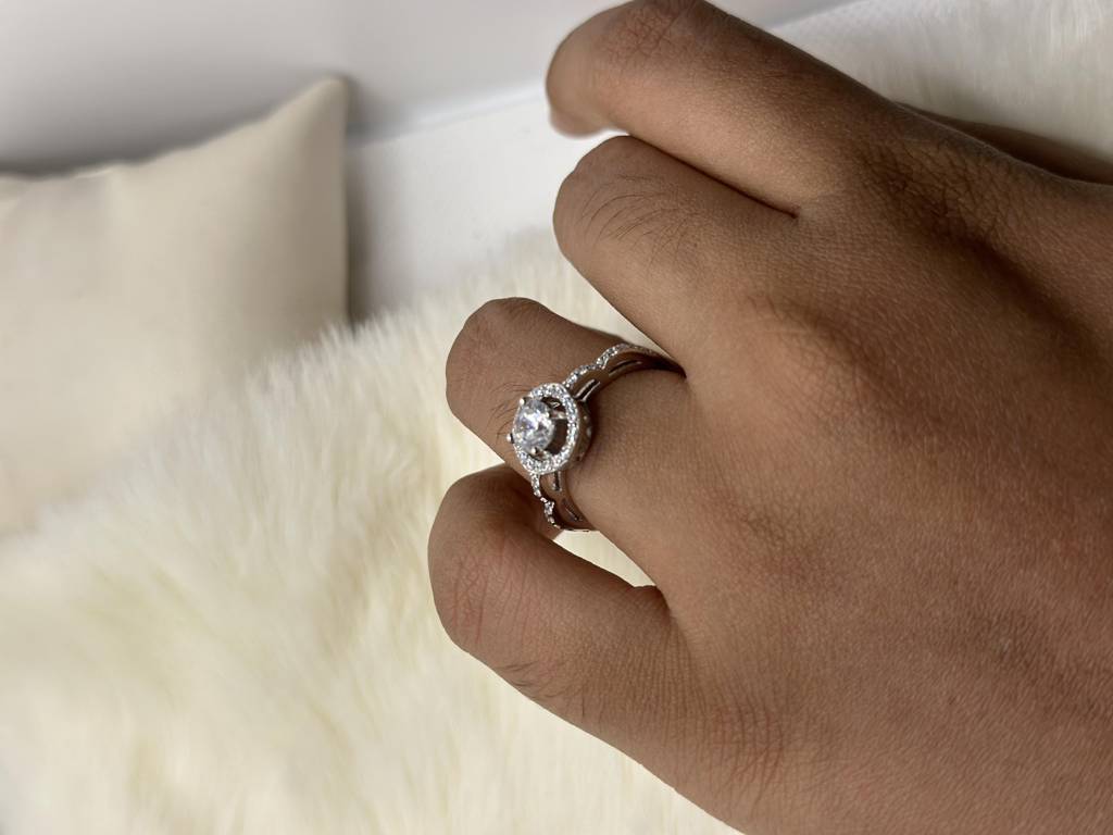 Sparkling Starburst Halo Ring : 399