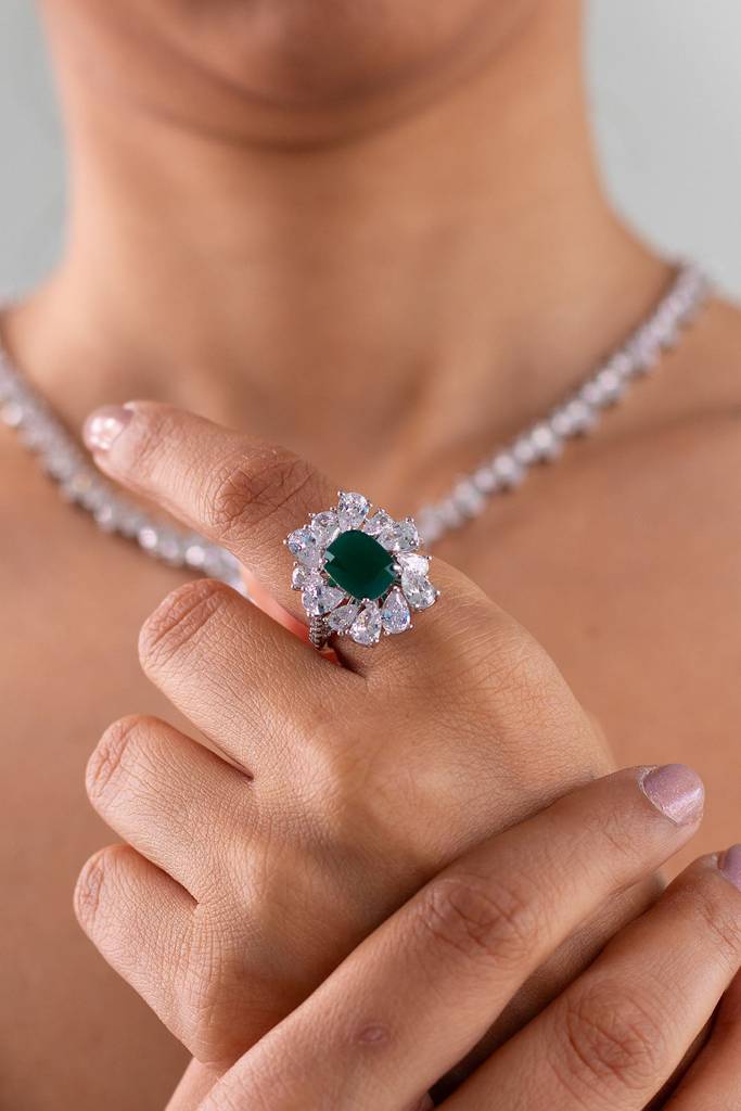 エメラルドスフィアNo.2479 エメラルドスフィアNo.2479 Silver Sphere Green Emerald Stud