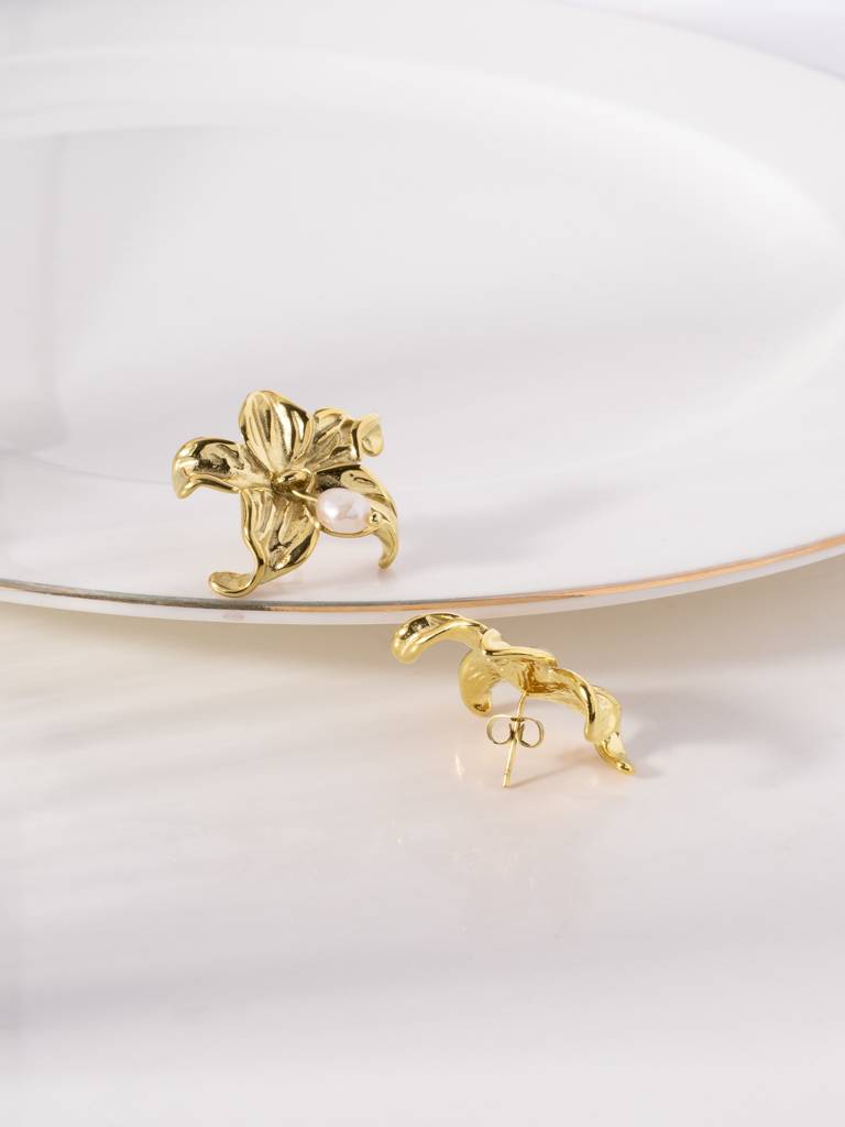 Bloom Pearl Stud Earrings For Women - Waterproof & Anti-Tarnish : ER0665
