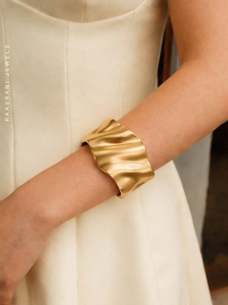 Matte Sculptural Broad Cuff Bracelet | 18K Gold Plated Stainless Steel : ATB693MSBC