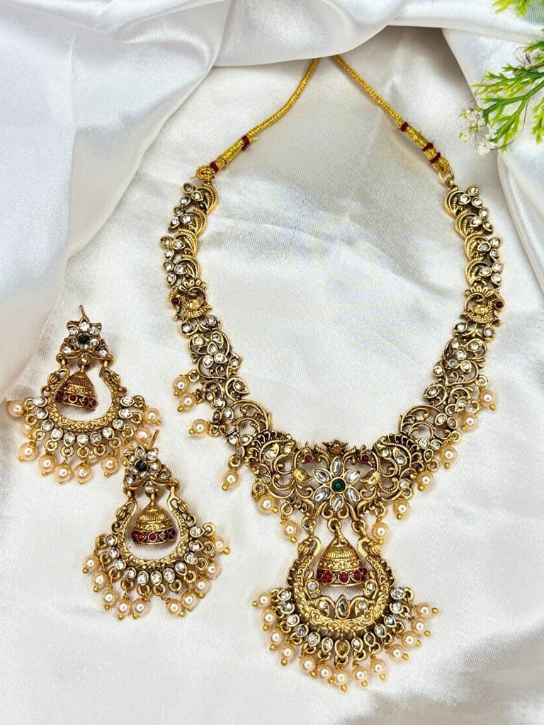 Gold-Plated Kundan Stone-Studded Peacock & Jhumka Pendant Necklace Jewellery Set : VI26JSTJ100009