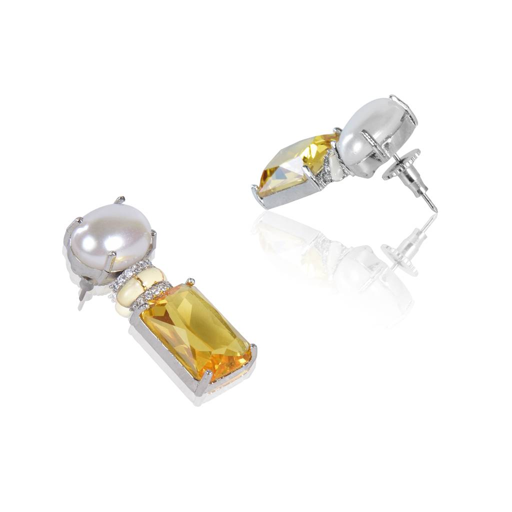 Statement Half Pearl Cut Stud Earrings : IE902A