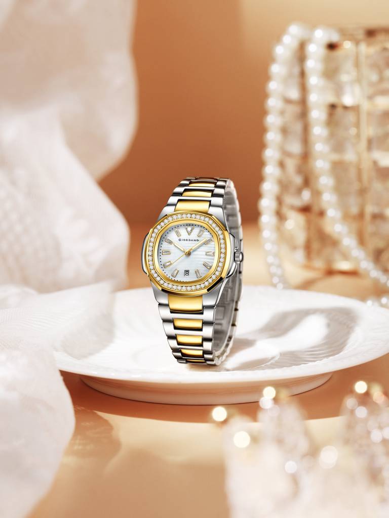 Giordano Luxury Watch For Women With Crystal Indices,Textured Dial, Stainless Steel Strap And Date Display : GZ-60116-22
