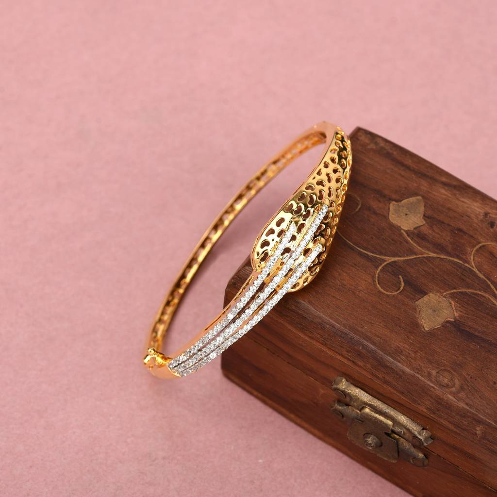 Seraphine Gold Bracelet : DVBRCGJCZ52