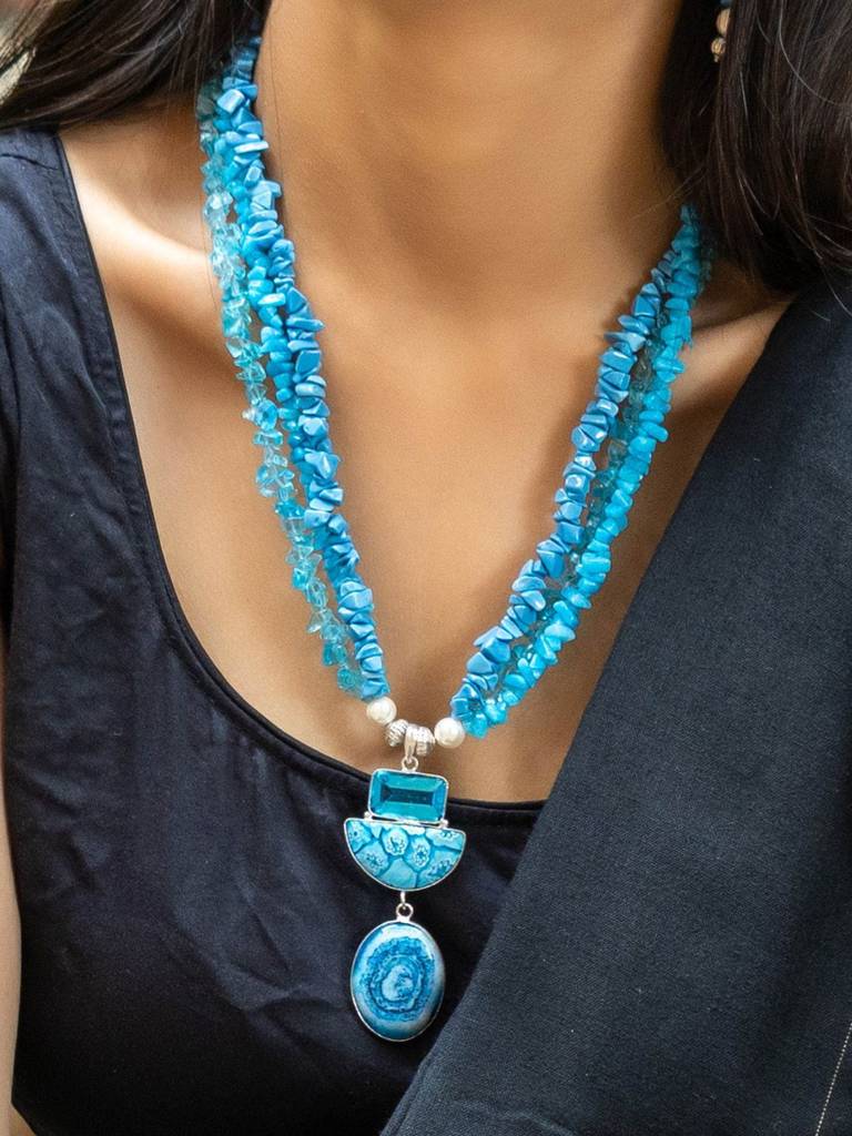 Handmade Shades Of Blue Semi Precious Agate Stone Chips Necklace Set : LAANP126