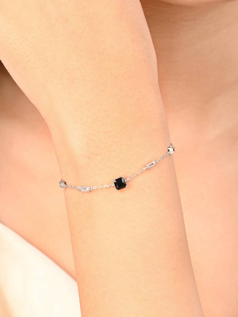 Minimal Square Station Bracelet : HDLB2203