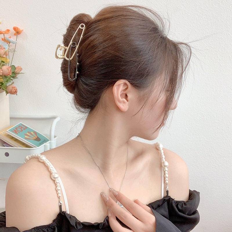 Blush Rebel Hair Claw : AST-HAIR-0002