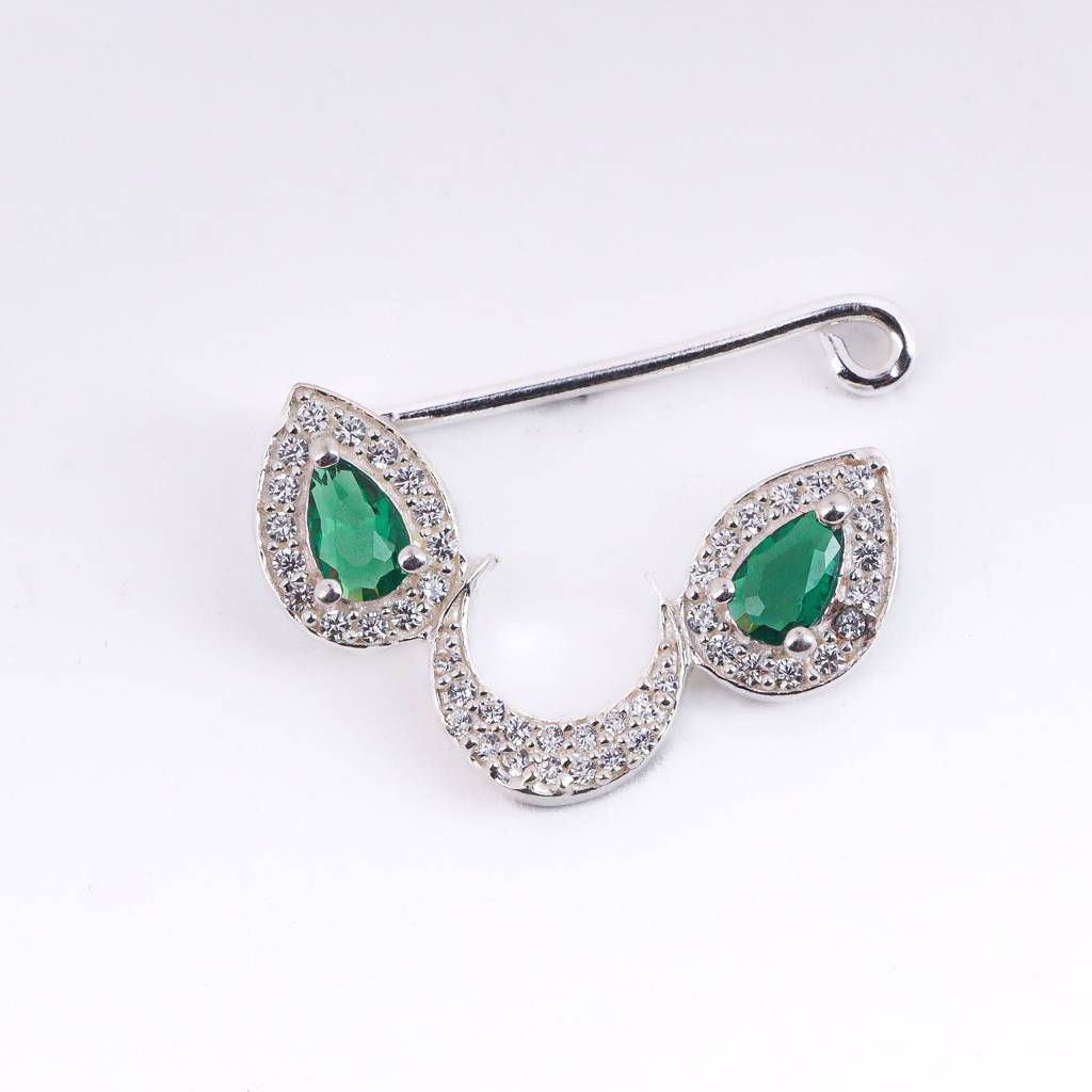 Silver Chandrakor Green Drop Nath With Cz Stones Clip : Silver_chandrakor_green_drop_nath_with_cz_stones_pierced_(small)-Nov25