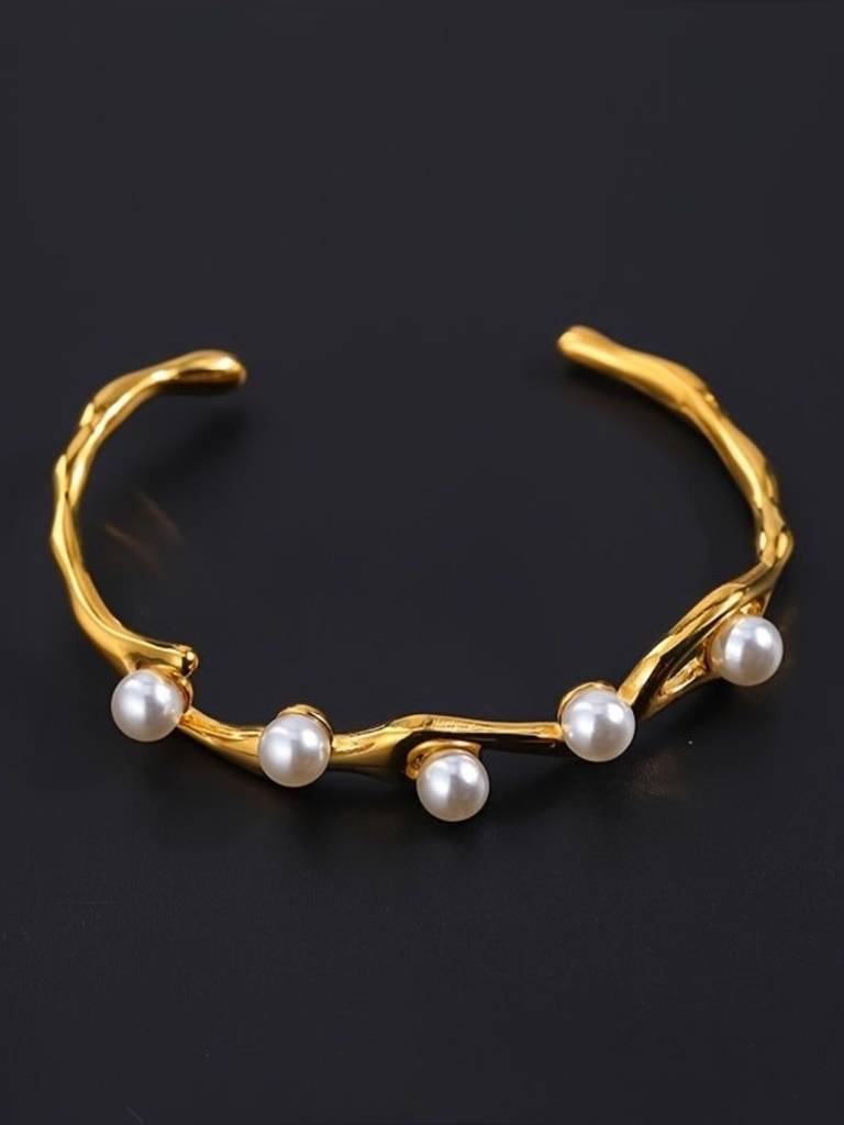 Pearl Sculptural Adjustable Cuff Â 18K Gold | Anti-Tarnish Bracelet : ATB711PSAC