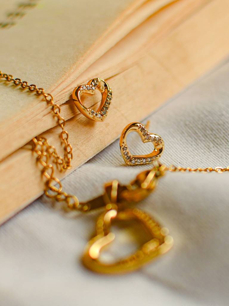 Heart Studded Minimal Jewelry Set Â Dainty Gold Necklace & Earrings : SET533HSMS