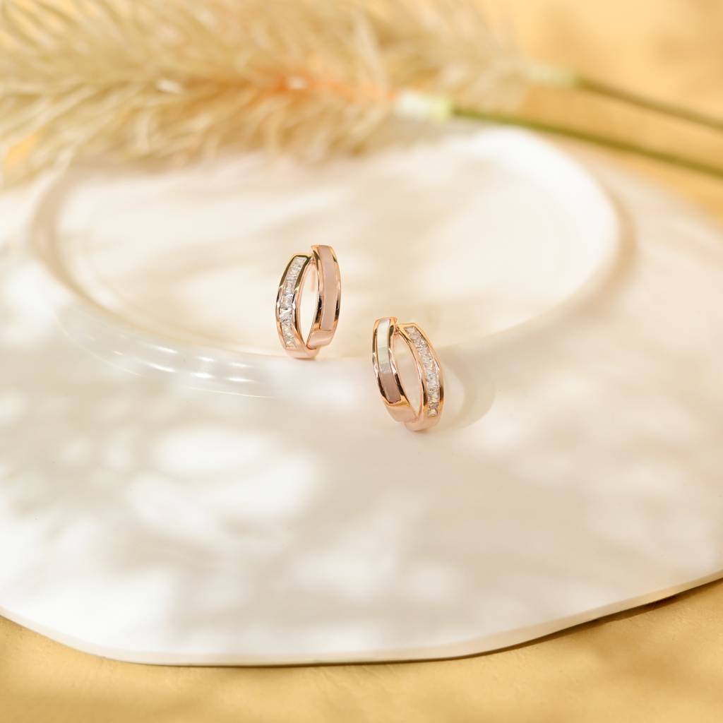 Interlinking Curve Silver Studs : FKER563
