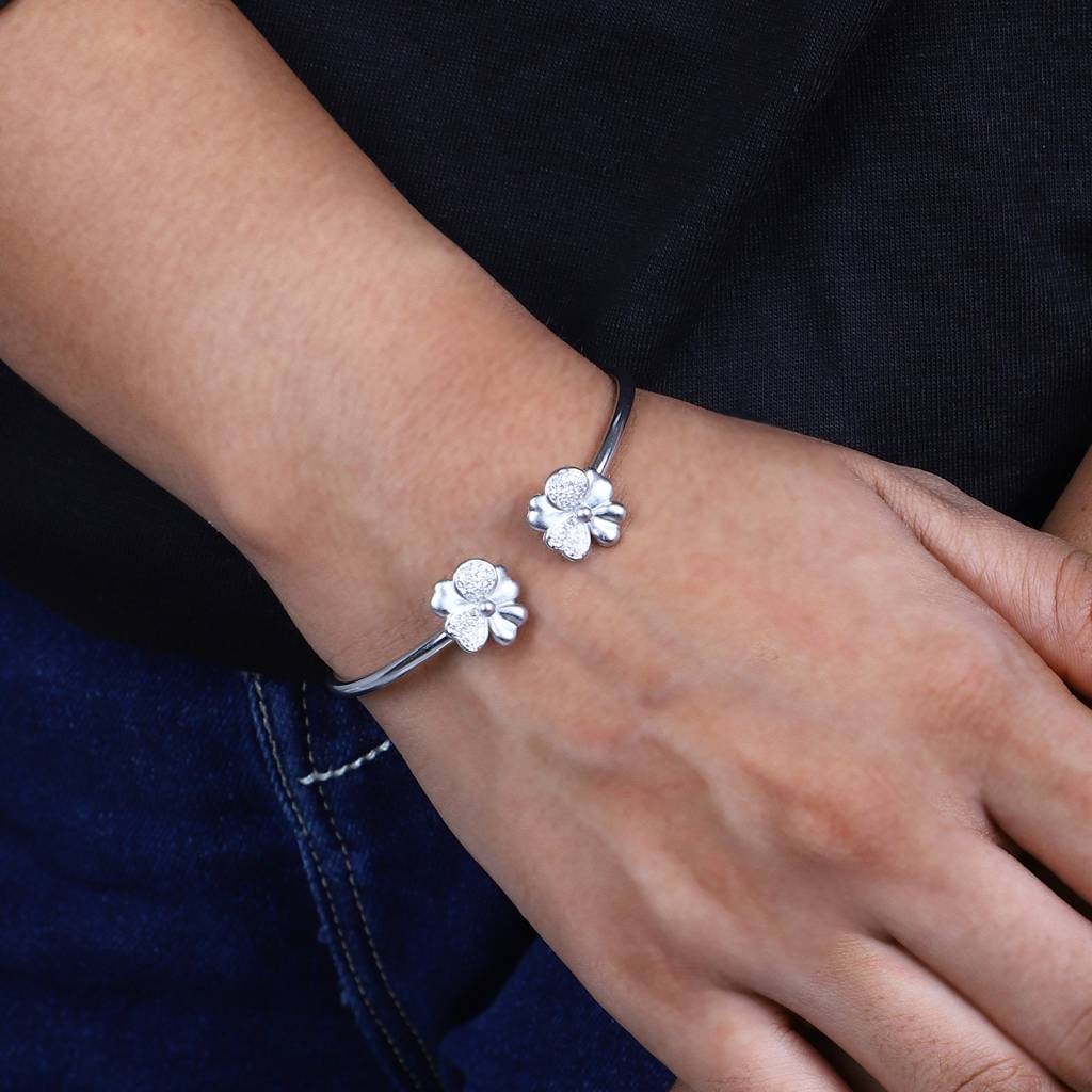 Elegant Silver Kadha Bracelet With Intricate Flower Design : BR-SL-9430-1-W
