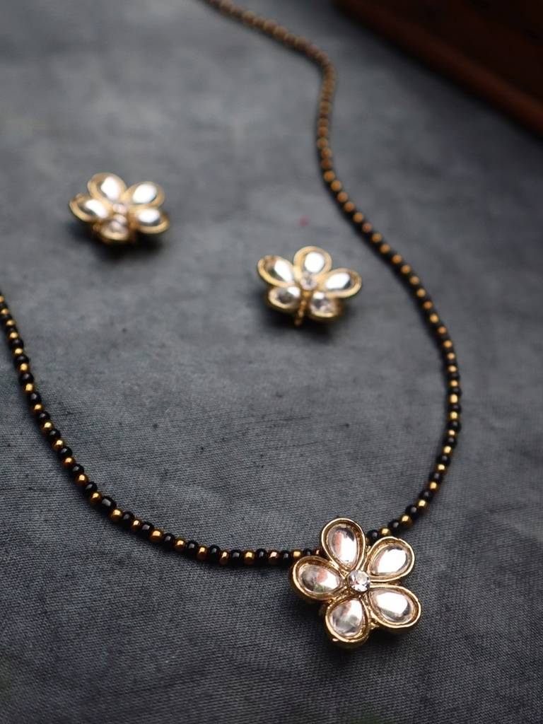 Forever Flowers -  Mangalsutra Necklace Set : PAMS06KU