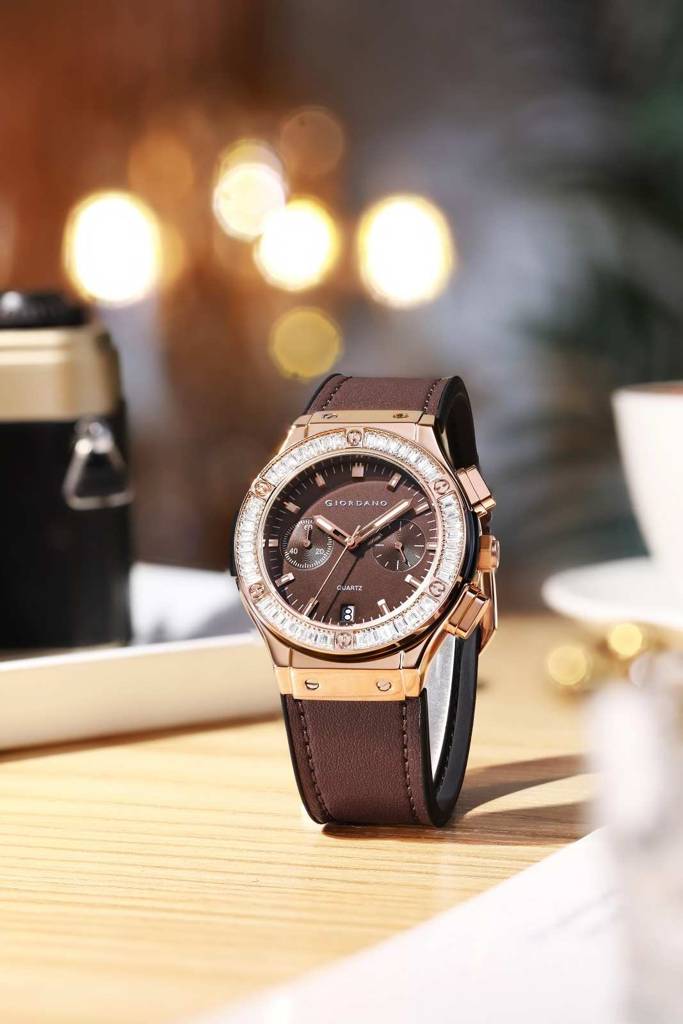 Giordano Analog Watch For Women Â Round Dial, Leather Strap, Crystal-Studded Bezel With Quartz Movement : GZ-60093-05
