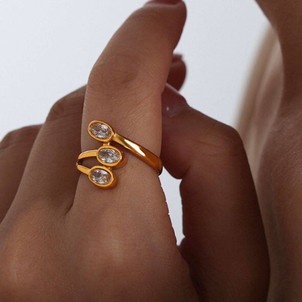 18K Gold Plated Waterproof Antitarnish Titanium Steel 3  Glass Stone Ring : AFT0924R506WH6