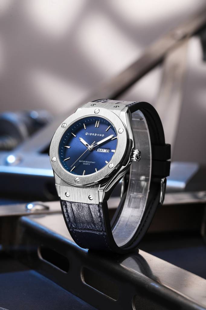 Giordano Casual Analog Watch For Men With Leather Band, Day-Date Function And Quartz Movement : GZ-50142-04