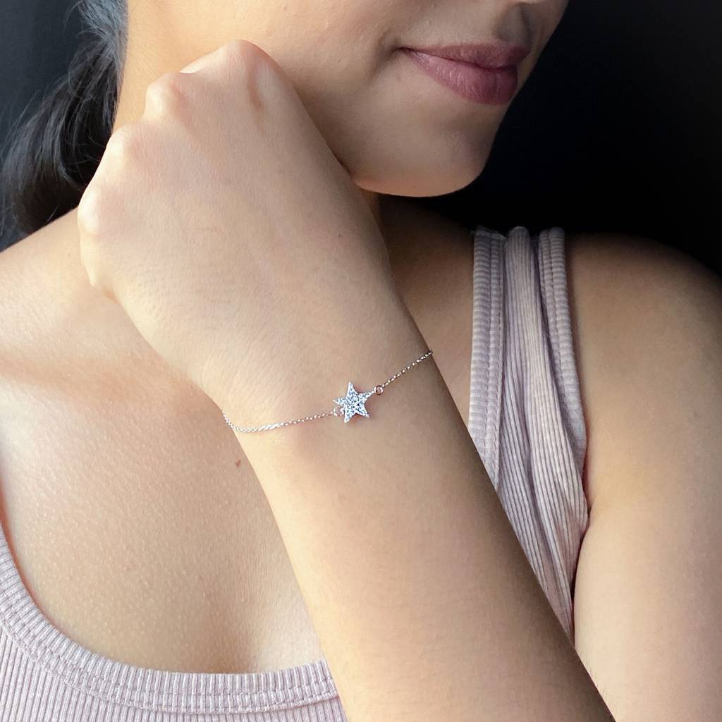 925 Silver Zircon Studded Star Bracelet : IS-BR-CH-1116