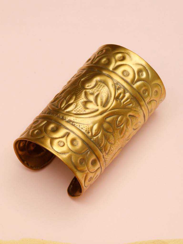 Women Oxidised Cuff Bracelet/Handcuff : VI24BC100010