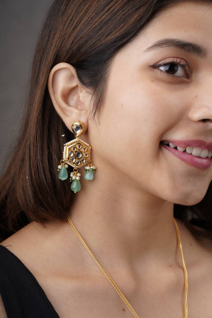 22Kt Gold-Plated Flower Drop Necklace- Green : PE25050
