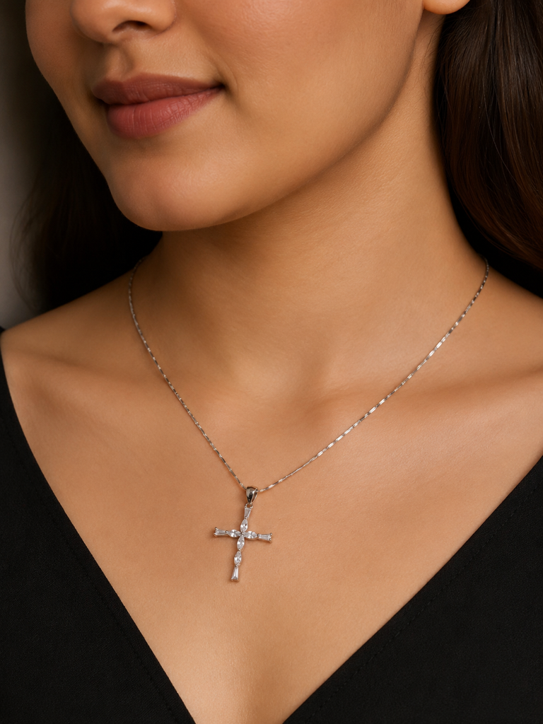 925 Silver Royal Glow Cross Pendant : PH04558