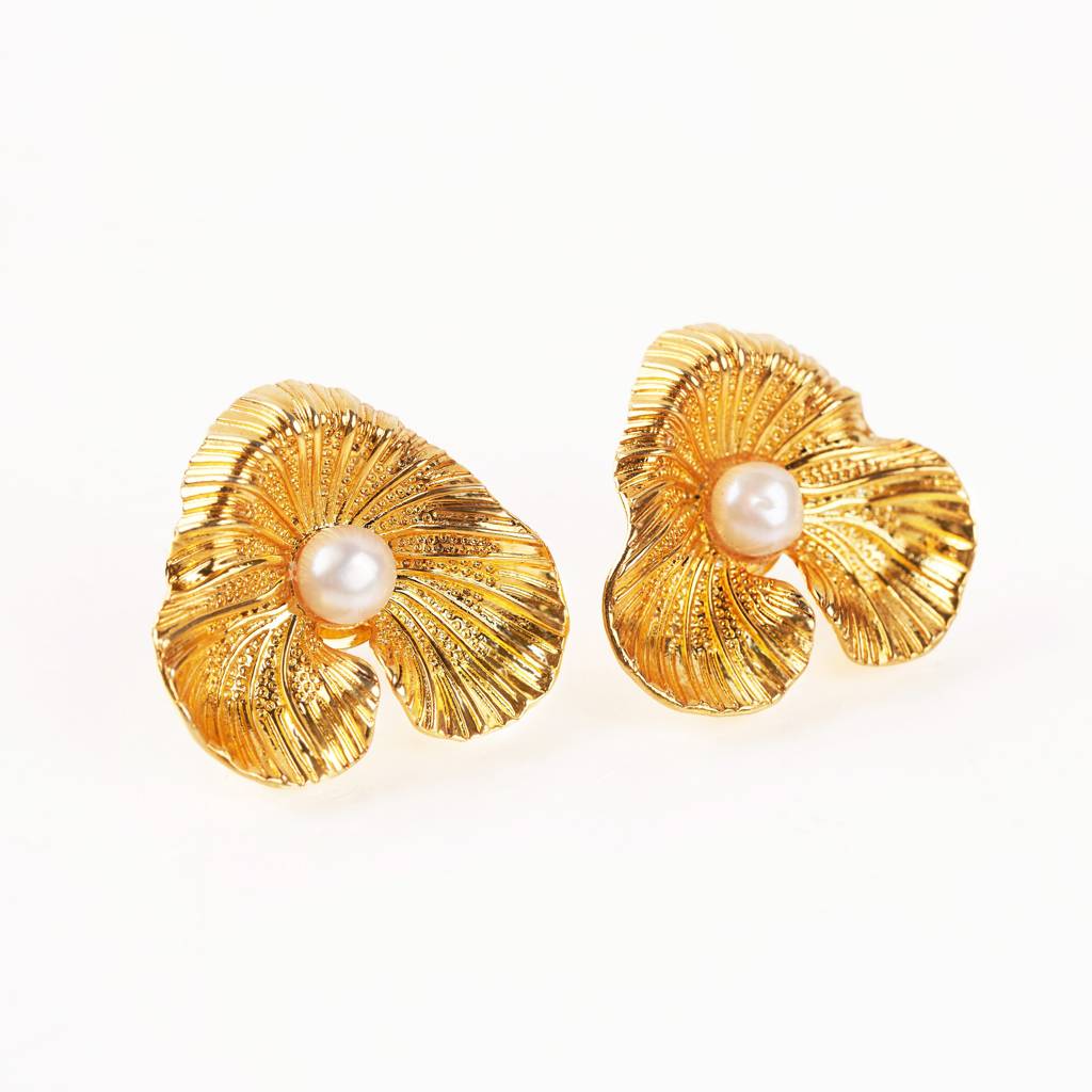 Blossom Freshwater Pearl Earrings : ERG-BLSM-PRL