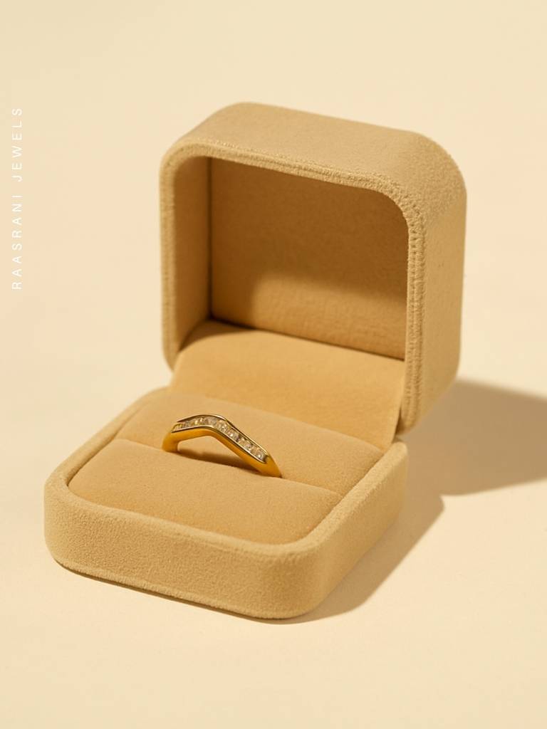 Elegant Zigzag Gold Ring Â Stainless Steel, Ad Studded, Size 7 : ATR546ZSR