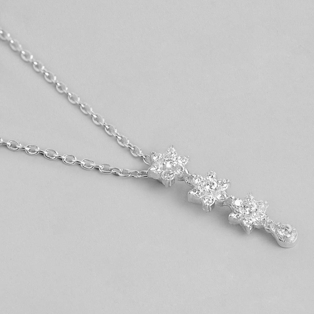 Silver Star Sparkle Necklace : Silver Star Sparkle Necklace : Silver Star Sparkle Necklace : Z125SG002N050