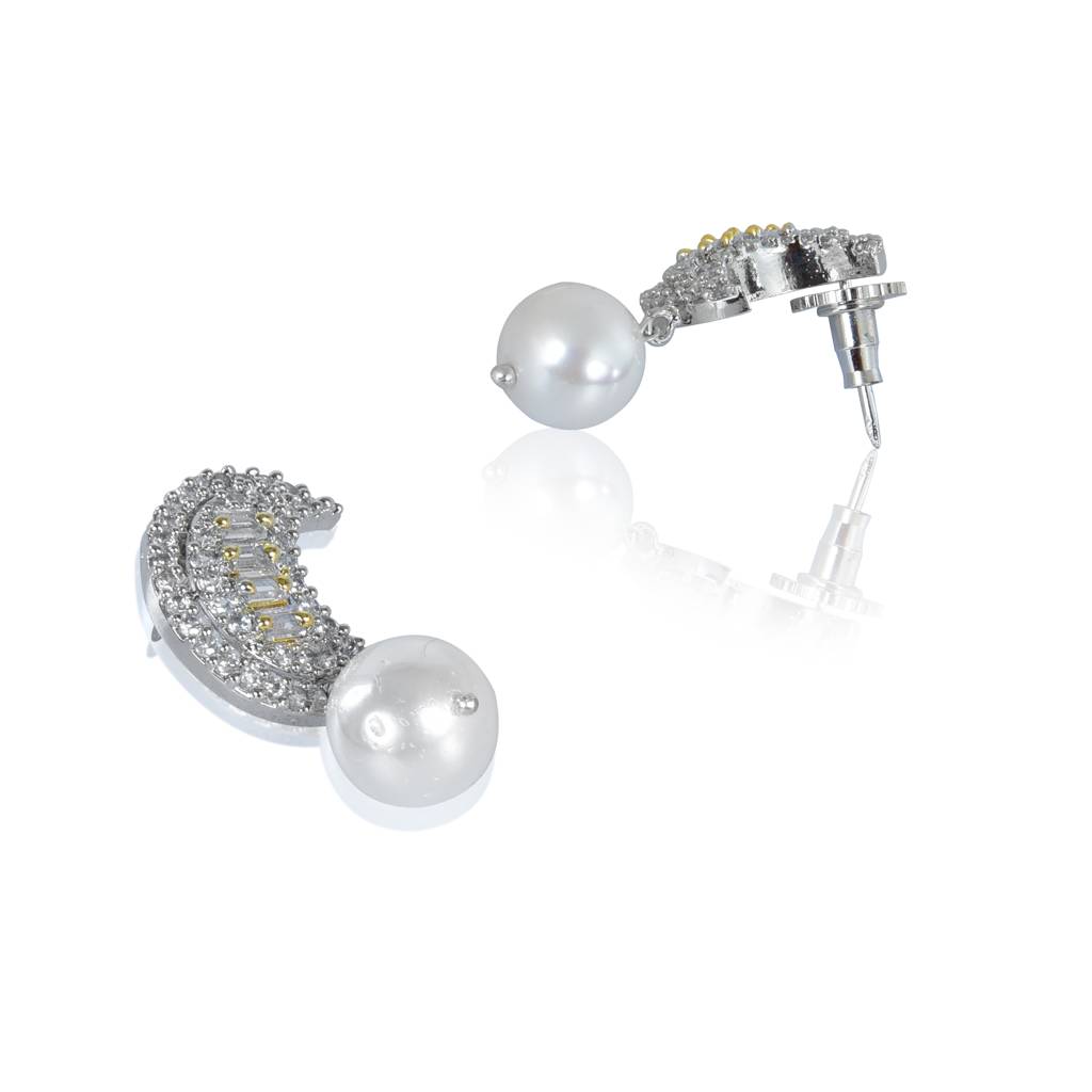 Half Moon With Pearl Drop Earrings : IE914