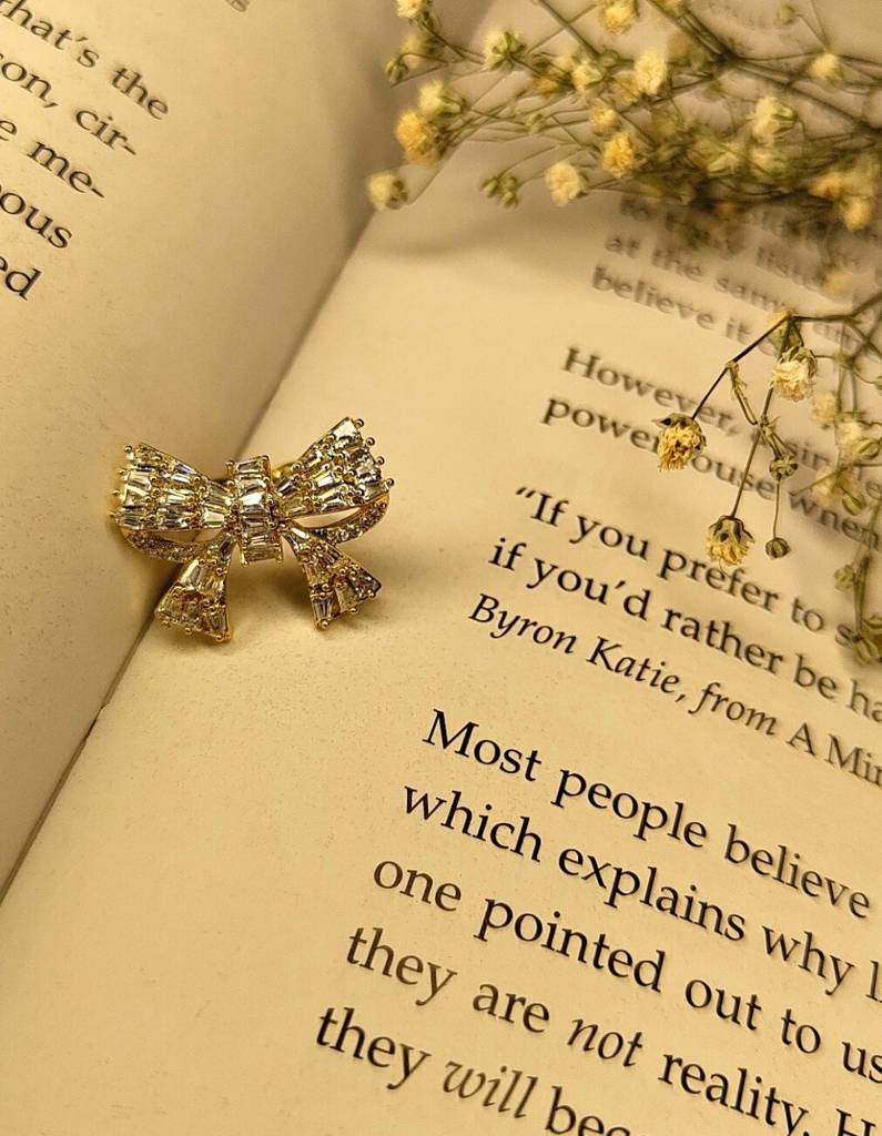 Bow Single Ear Cuff Â Full Studded : S925E377BSEF