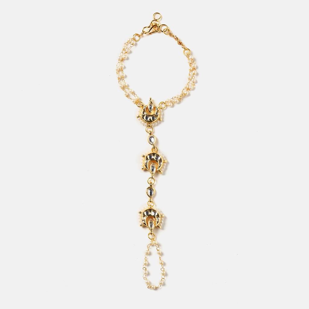 Moon Pearl Hand Chain : RRJAN26-18