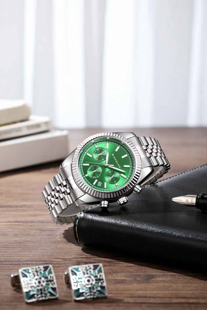 Giordano Chronograph Analog Watch For Men – Textured Bezel, Luminous Index Markers, Stainless Steel Strap & Date : GZ-50164-22