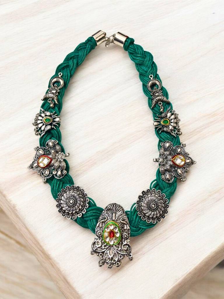 Germam Silver-Plated Kundan Studded & Ghungroo Beaded Oxidised Necklace : VI25NK0089