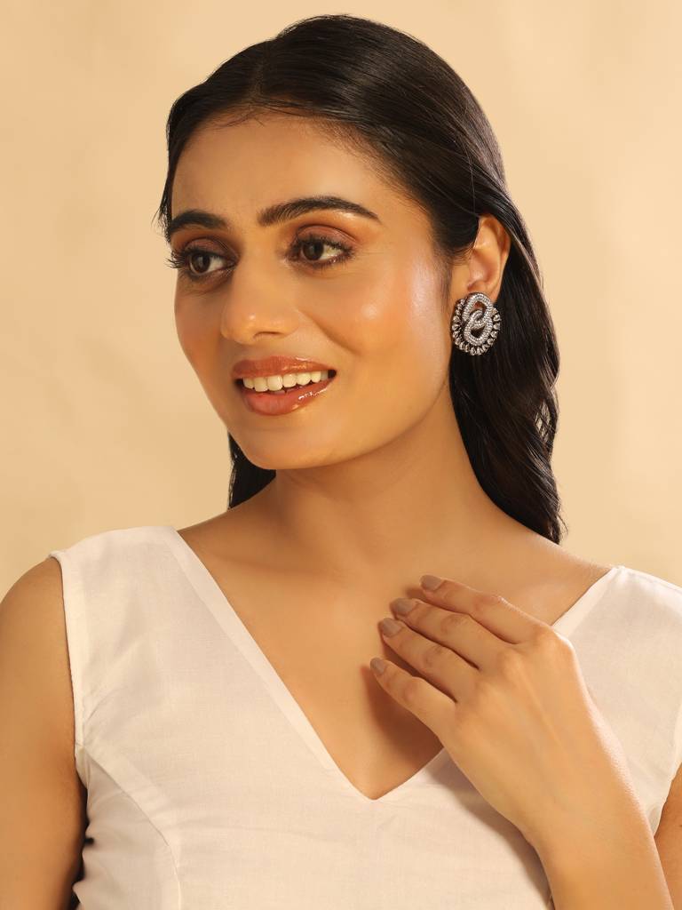 Zircon Glam Knot Stud Earrings : YI24A0458E